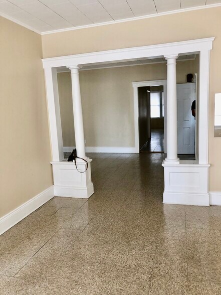 More Photos Of 612 S Broad St, Elizabeth Storefront Retail Residential For Sale