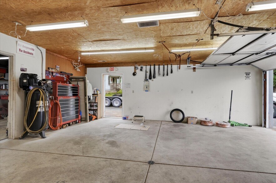More Photos Of 904 N West St, Hillsboro Land For Sale