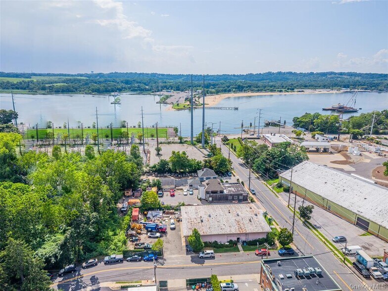 More Photos Of 133 Glenwood Rd, Glenwood Landing Warehouse For Sale