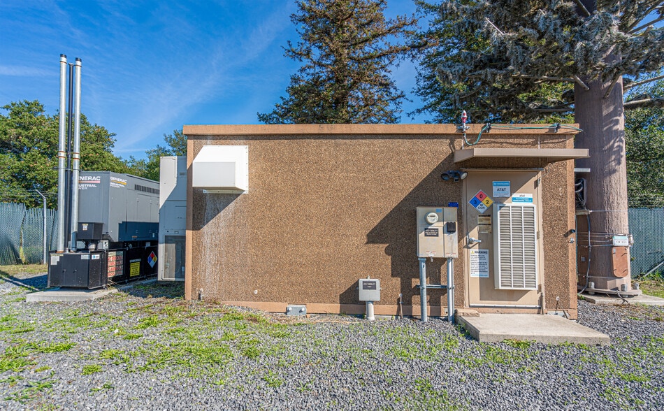 More Photos Of 10342 Old Redwood Hwy, Windsor Warehouse For Sale