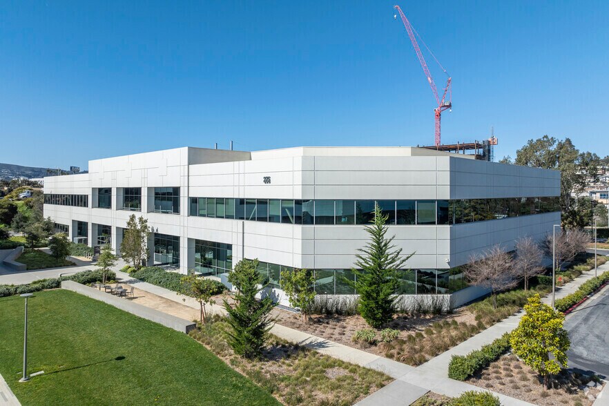 More Photos Of 225 Gateway Blvd, South San Francisco Research And Development For Lease