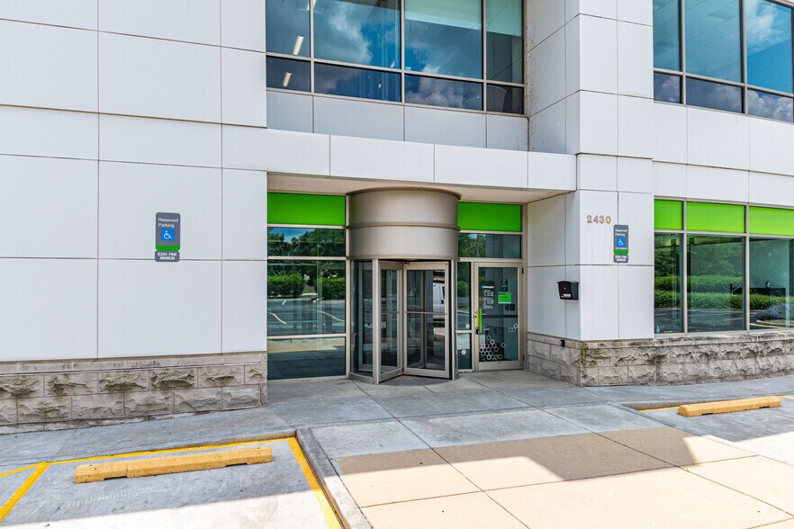 More Photos Of 2430 W Indian Trl, Aurora Office For Lease