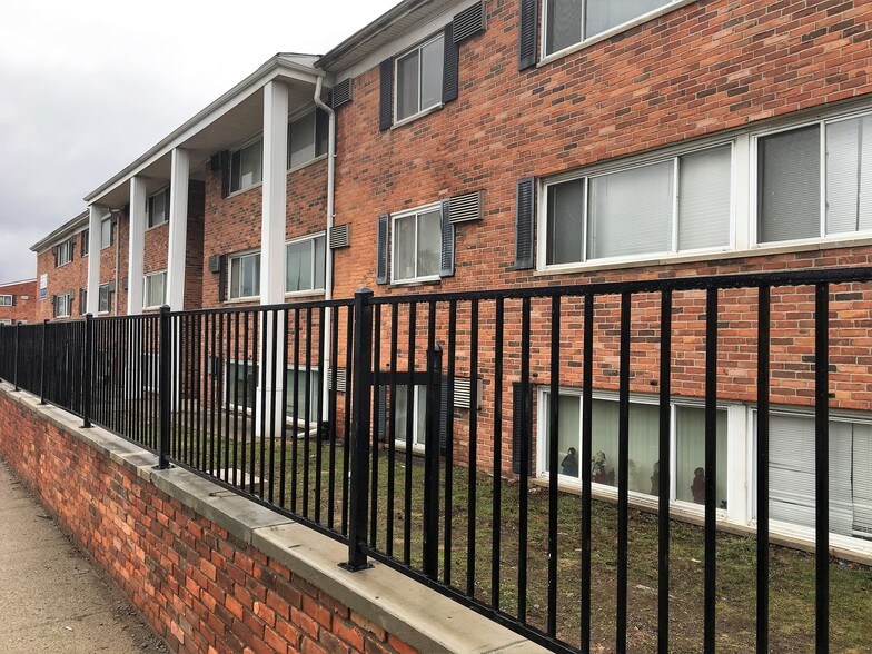 Primary Photo Of 11385 Greenfield Rd, Detroit Apartments For Sale
