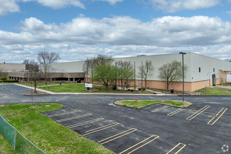 Primary Photo Of 3800 Lapeer Rd, Auburn Hills Manufacturing For Lease