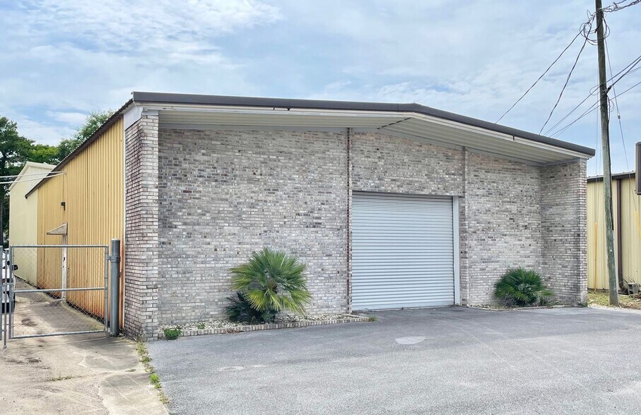 More Photos Of 919 Skipper Ave, Fort Walton Beach Warehouse For Lease