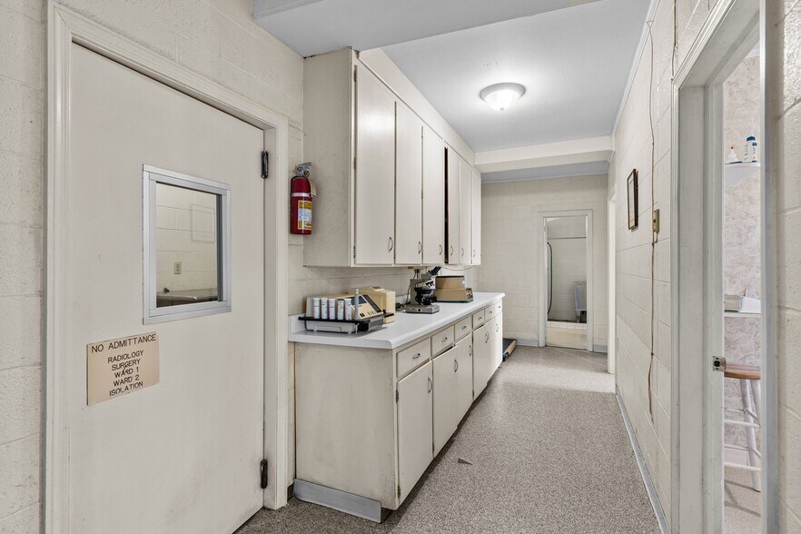 More Photos Of 3522 James B White Hwy, Whiteville Veterinarian Kennel For Sale