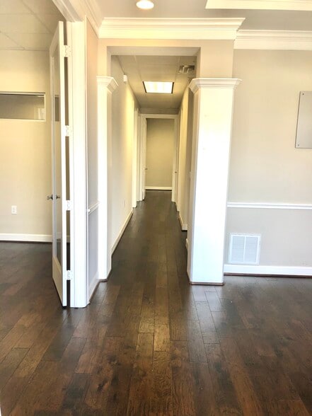 More Photos Of 16000 Park Ten Pl, Houston Office For Sale