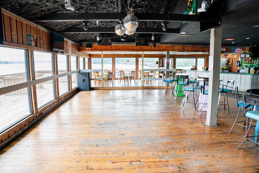 More Photos Of 371 Navaho Trl, Onalaska Hotel For Sale