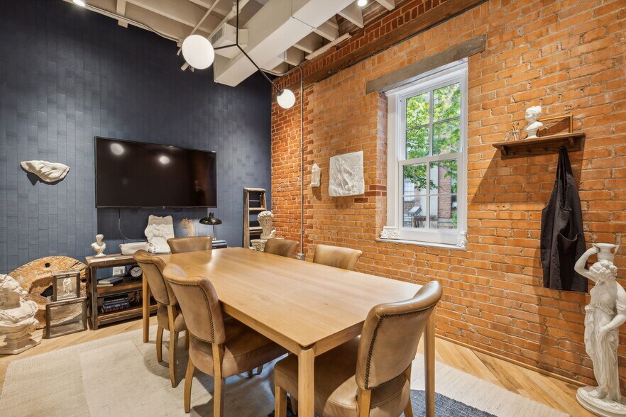 More Photos Of 3309 Elm St, Dallas Office For Sale