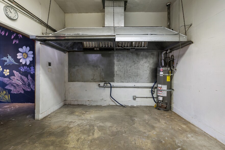 More Photos Of 4318-4330 Melrose Ave, Los Angeles Storefront For Lease