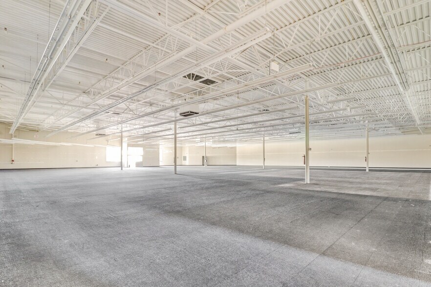 More Photos Of 1976 W Baseline Rd, Phoenix Storefront For Sale