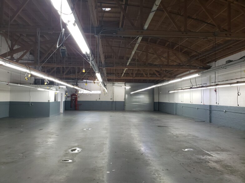 More Photos Of 3000-3016 E 11th St, Los Angeles Warehouse For Lease