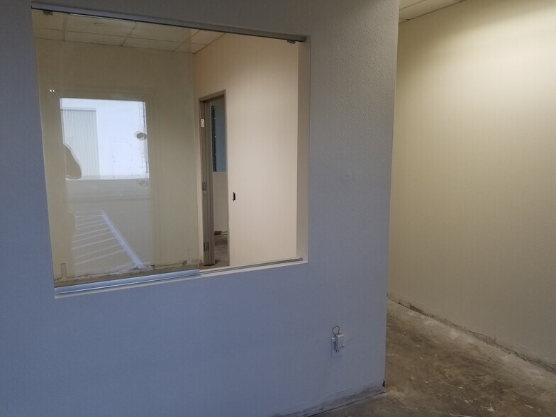 More Photos Of 1433-1435 S Vernon St, Anaheim Warehouse For Sale