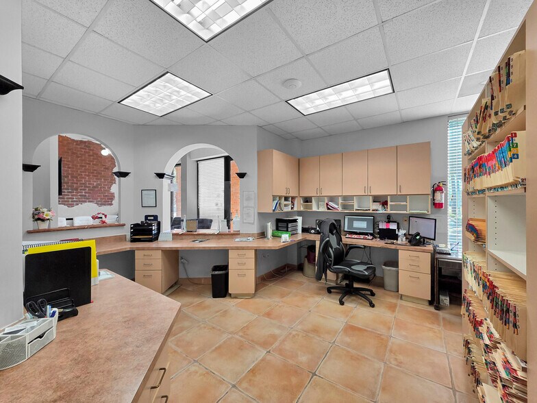 More Photos Of 6429 Fairmont Pky, Pasadena Office For Sale