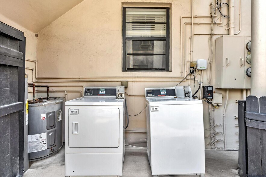 More Photos Of 836 W 40th St, Miami Beach Apartments For Sale