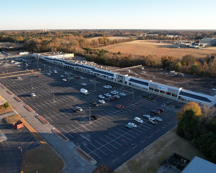 Primary Photo Of 1308-1320 W Grantham St, Goldsboro Unknown For Lease