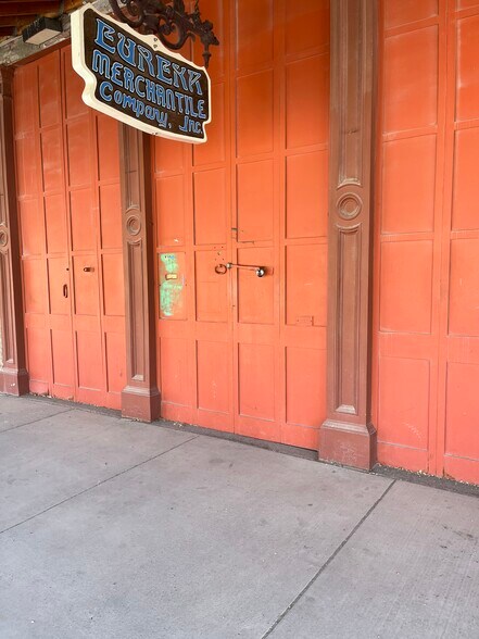More Photos Of 51 N Main St, Eureka Specialty For Sale
