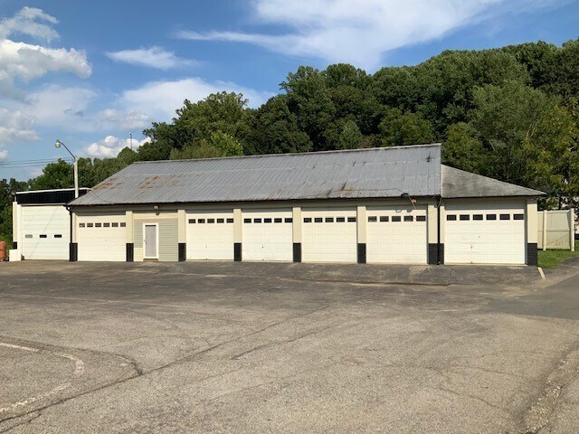 Primary Photo Of 1068 Yorklyn Rd, Hockessin Warehouse For Lease