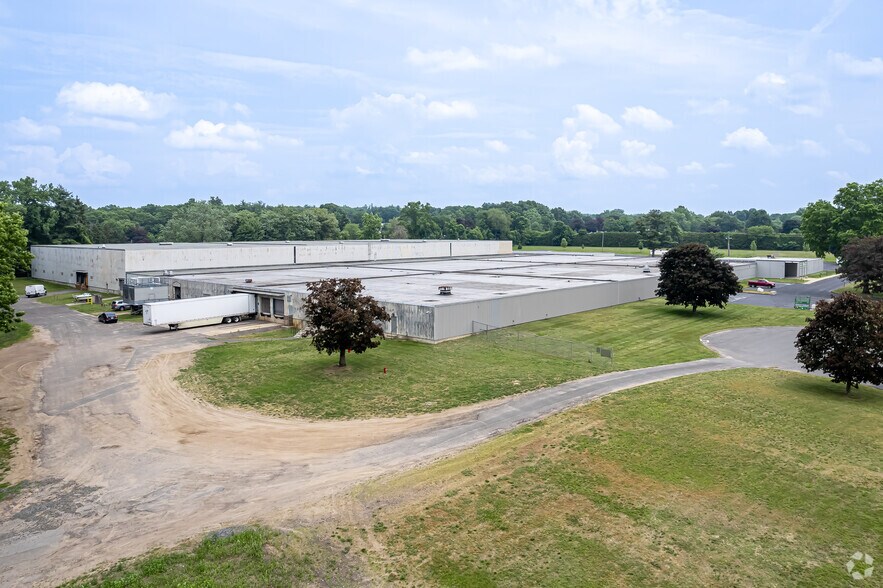 More Photos Of 53 Manning Rd, Enfield Warehouse For Lease