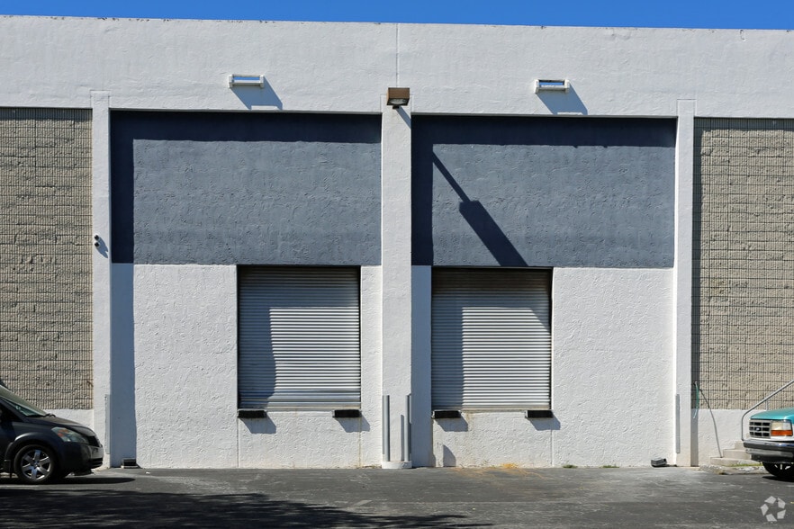 More Photos Of 7640-7696 NW 6th Ave, Boca Raton Unknown For Lease