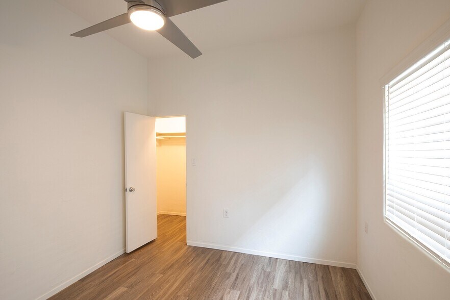 More Photos Of 3034 Canon St, San Diego Apartments For Sale