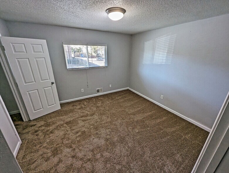 More Photos Of 1991 Delowe Dr SW, Atlanta Apartments For Sale