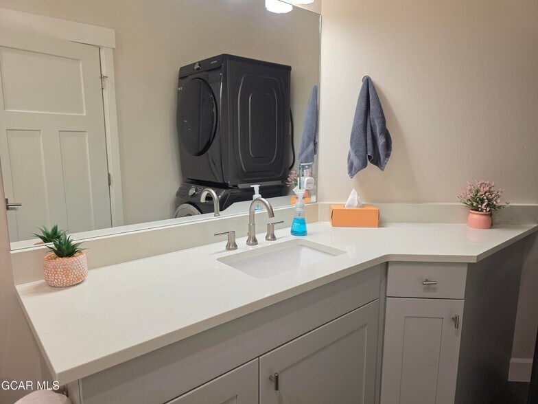 More Photos Of 800 Park Ave, Grand Lake Multifamily For Sale