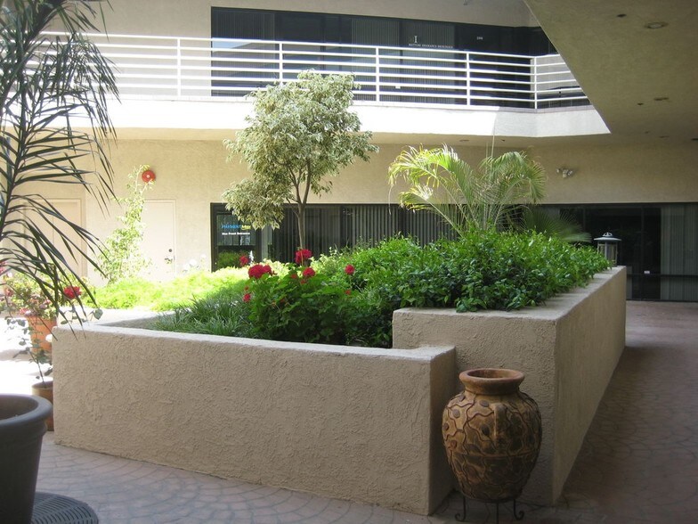 More Photos Of 600 Hampshire Rd, Westlake Village Office For Lease