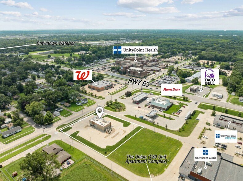 More Photos Of 215 E Donald St, Waterloo Fast Food For Lease