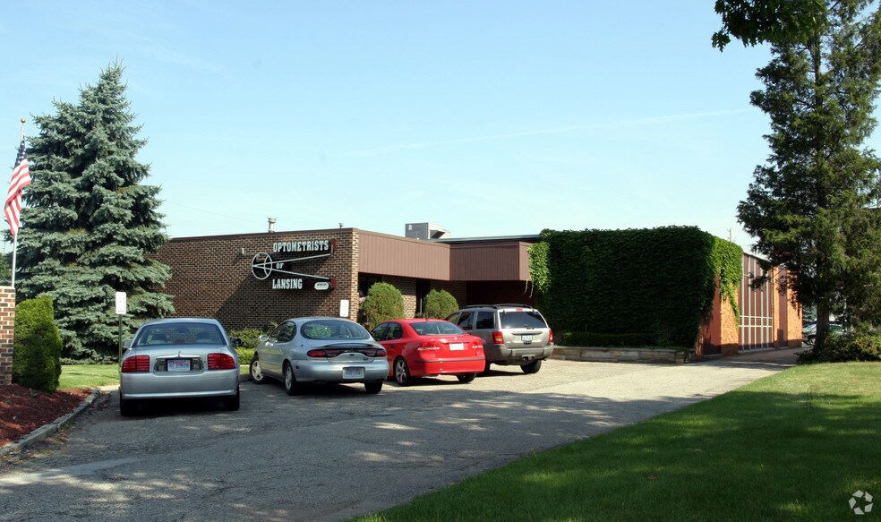 More Photos Of 2117 E Grand River Ave, Lansing Medical For Sale