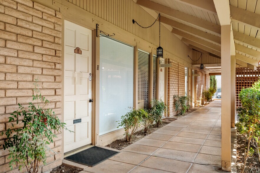 More Photos Of 13362 Newport Ave, Tustin Unknown For Lease