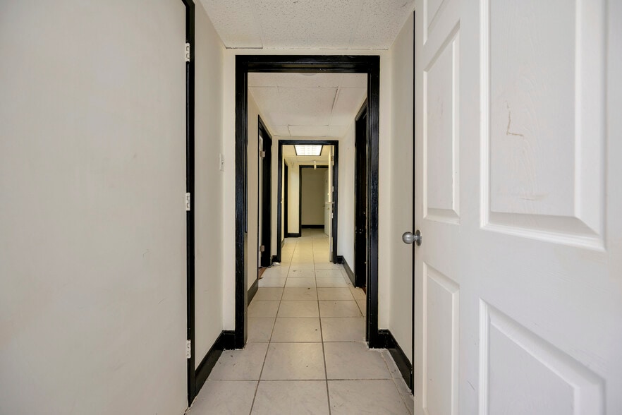 More Photos Of 2200 Evans Ave, Fort Worth Medical For Sale