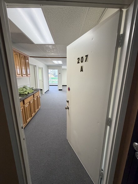 More Photos Of 207-209 E Pomona Blvd, Monterey Park Office For Lease