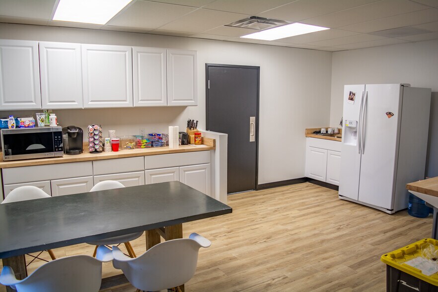 More Photos Of 2222 S Dobson Rd, Mesa Office For Lease