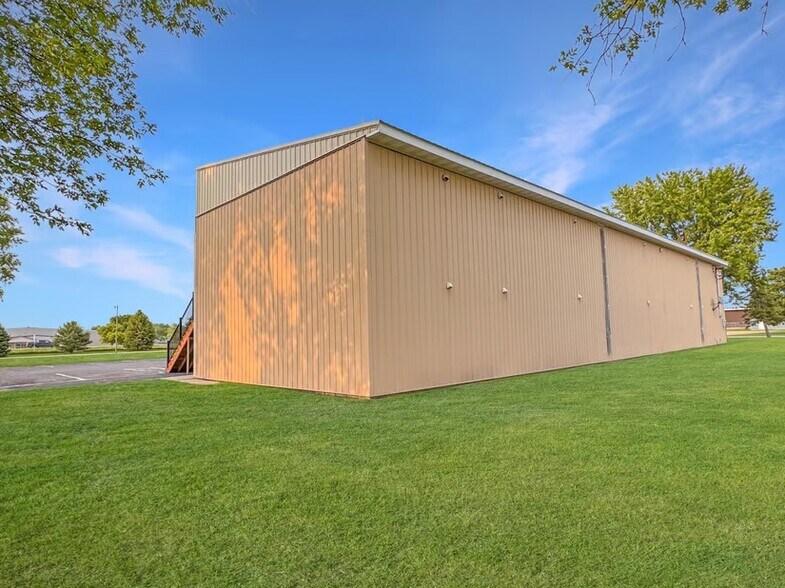 More Photos Of 600 22nd St, Benson Hotel For Sale