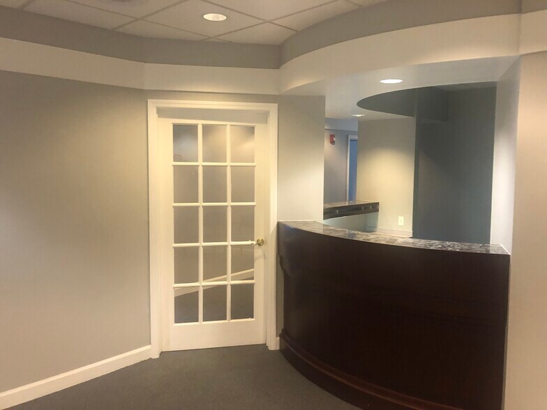 More Photos Of 4343 Old Grand Ave, Gurnee Medical For Sale