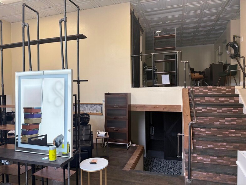 More Photos Of 3005 N Broadway St, Chicago Storefront For Lease