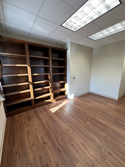 More Photos Of 101 Financial Dr, Elizabethtown Medical For Lease
