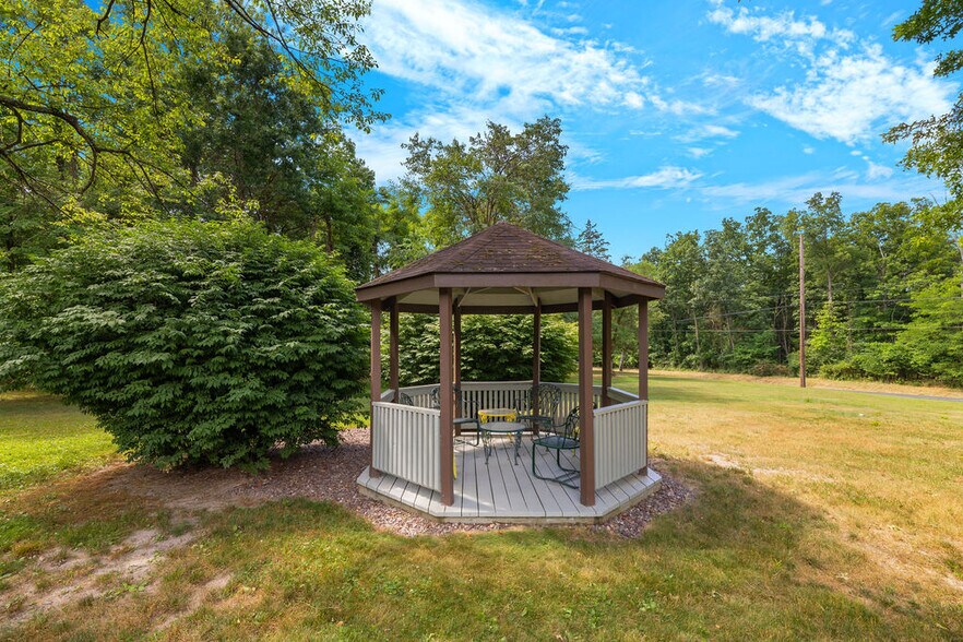 More Photos Of 40 Hospital Rd, Gettysburg Hotel For Sale