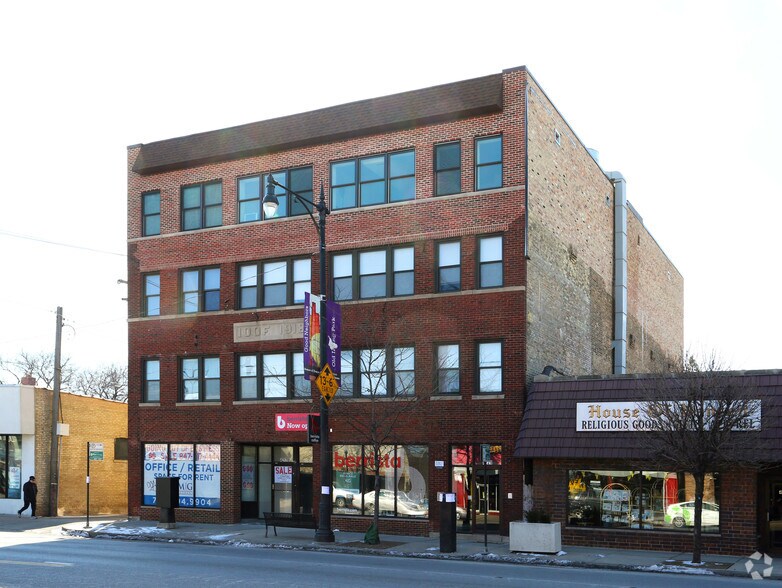 More Photos Of 4217-4219 W Irving Park Rd, Chicago Storefront Retail Residential For Lease