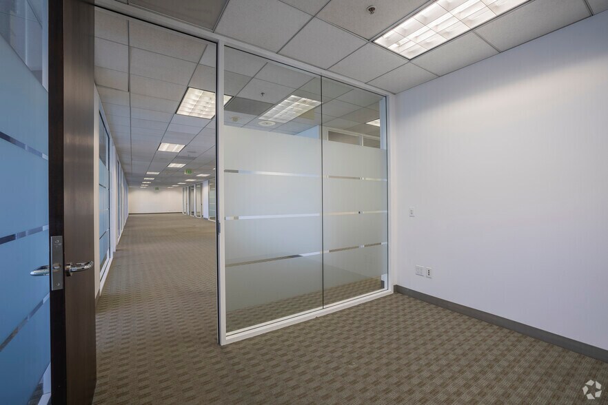 More Photos Of 1999 Harrison St, Oakland Coworking Space