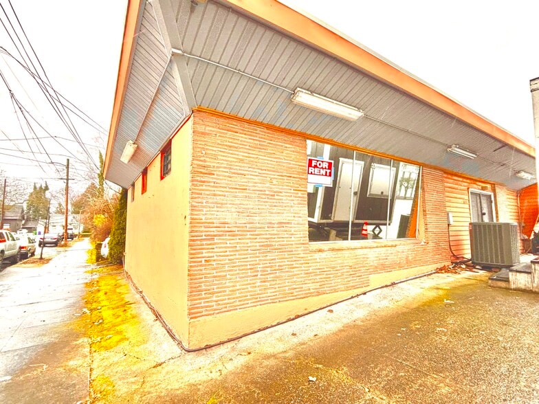 More Photos Of 3210-3236 SE 50th Ave, Portland Storefront Retail Office For Lease
