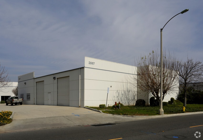 More Photos Of 2867 Sampson Ave, Corona Warehouse For Lease