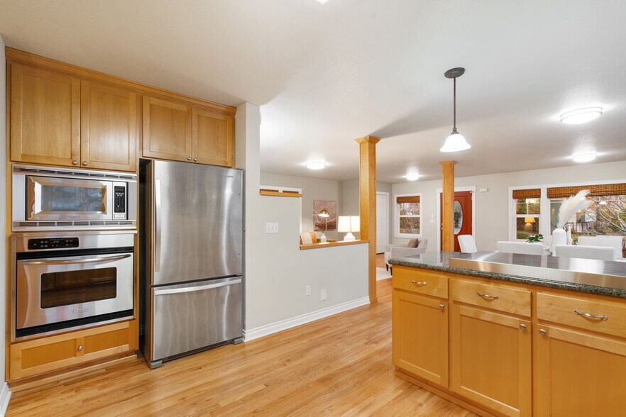 More Photos Of 7307 SW Capitol Hwy, Portland Office Residential For Sale