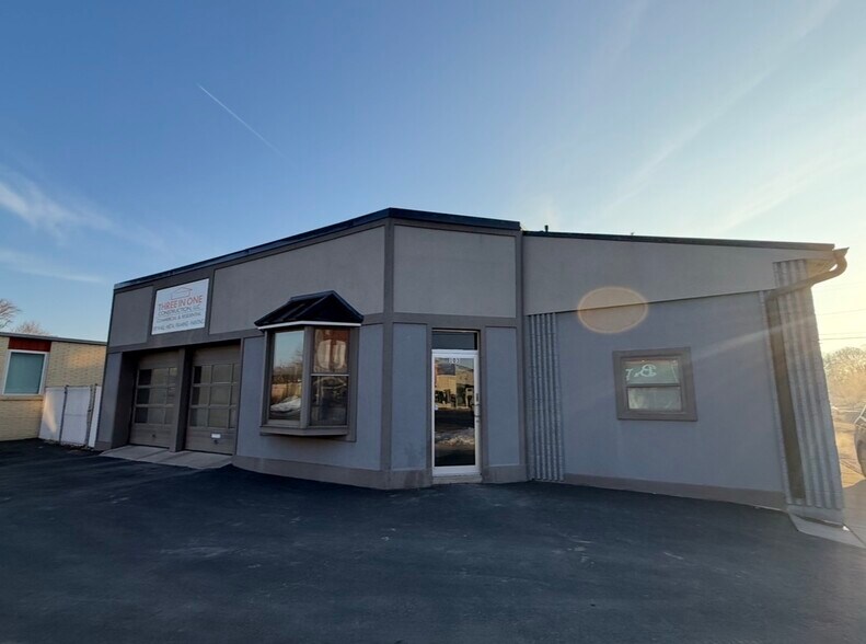 More Photos Of 103 Leonard St S, West Salem Freestanding For Lease