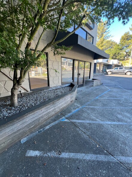 More Photos Of 7231 Healdsburg Ave, Sebastopol Storefront Retail Office For Lease