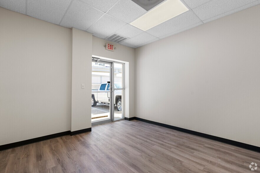 More Photos Of 15825 State Highway 249, Houston Storefront For Lease