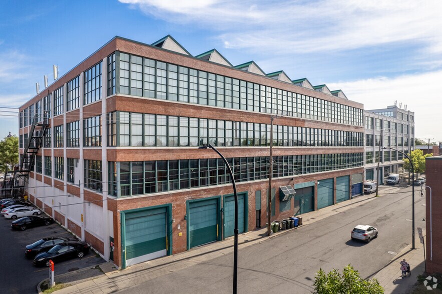 More Photos Of 2030-2050 Boul Pie IX, Montréal Loft Creative Space For Lease
