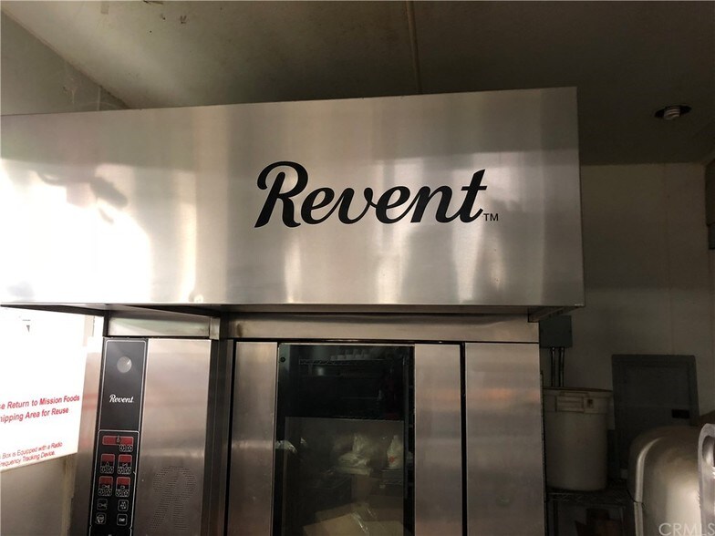 More Photos Of 17941 Grand Ave, Lake Elsinore Convenience Store For Lease