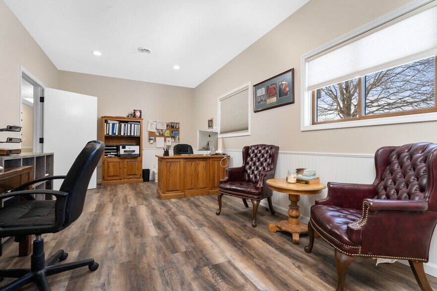 More Photos Of 110 N Bronson Ave, Big Rapids Office For Sale